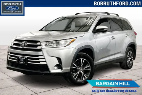 Silver 2019 Toyota Highlander LE for sale in Dillsburg, PA