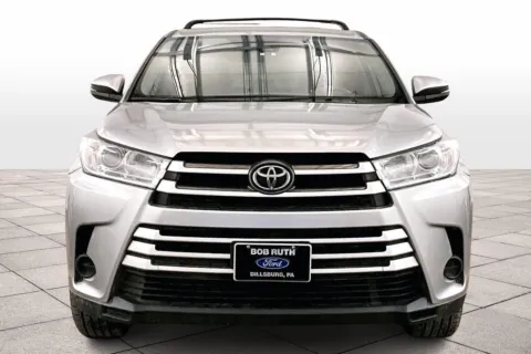More photos of 2019 Toyota Highlander LE at Bob Ruth Ford Dillsburg, PA