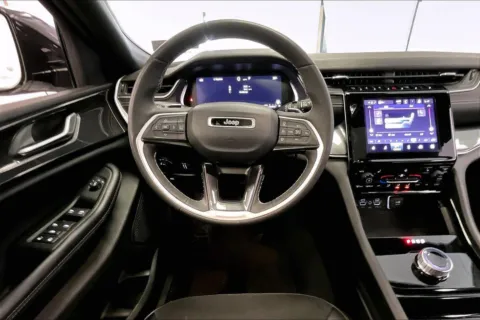 More photos of 2023 Jeep Grand Cherokee L Altitude at Bob Ruth Ford Dillsburg, PA