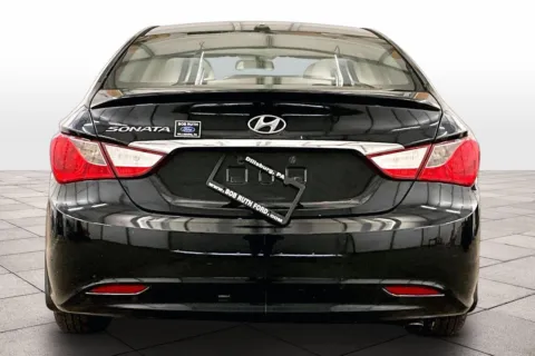 More photos of 2013 Hyundai Sonata GLS PZEV at Bob Ruth Ford Dillsburg, PA