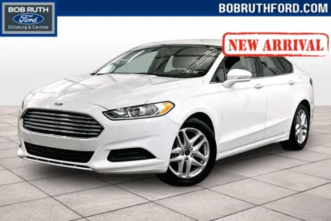 White 2016 Ford Fusion SE for sale in Dillsburg, PA