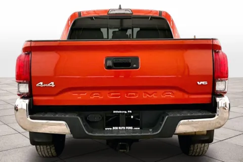 More photos of 2018 Toyota Tacoma SR5 at Bob Ruth Ford Dillsburg, PA