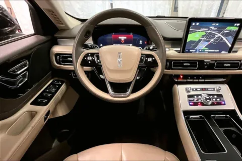 More photos of 2022 Lincoln Aviator Standard at Bob Ruth Ford Dillsburg, PA