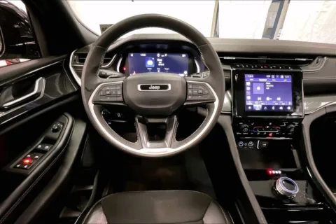 More photos of 2023 Jeep Grand Cherokee L Altitude at Bob Ruth Ford Dillsburg, PA