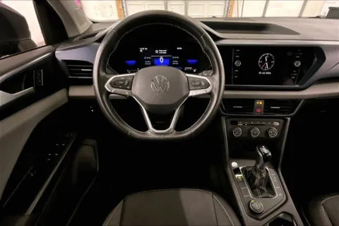 More photos of 2022 Volkswagen Taos SE at Bob Ruth Ford Dillsburg, PA