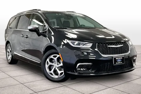 Photos of 2023 Chrysler Pacifica Limited for sale in Dillsburg, PA at Bob Ruth Ford Dillsburg