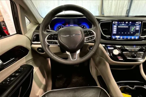 More photos of 2023 Chrysler Pacifica Limited at Bob Ruth Ford Dillsburg, PA