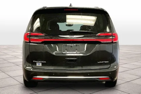 More photos of 2023 Chrysler Pacifica Limited at Bob Ruth Ford Dillsburg, PA