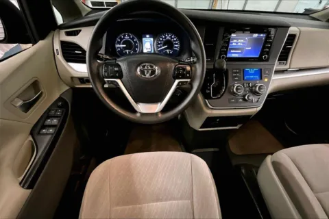 More photos of 2020 Toyota Sienna LE at Bob Ruth Ford Dillsburg, PA