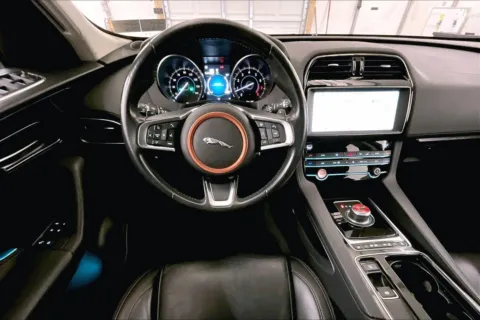 More photos of 2020 Jaguar F-PACE 30t Prestige at Bob Ruth Ford Dillsburg, PA