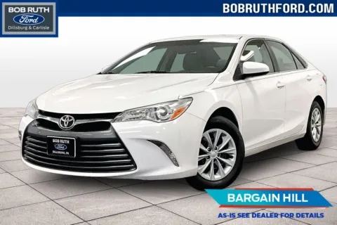 White 2016 Toyota Camry LE for sale in Dillsburg, PA