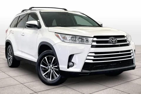 Another view of 2019 Toyota Highlander XLE for sale in Dillsburg, PA at Bob Ruth Ford Dillsburg