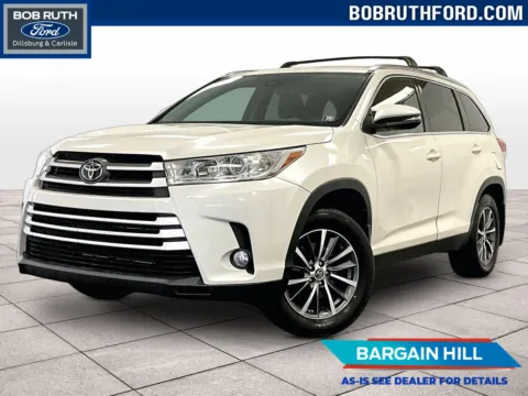 White 2019 Toyota Highlander XLE for sale in Dillsburg, PA