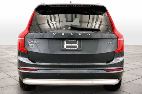More photos of 2022 Volvo XC90 Momentum at Bob Ruth Ford Dillsburg, PA