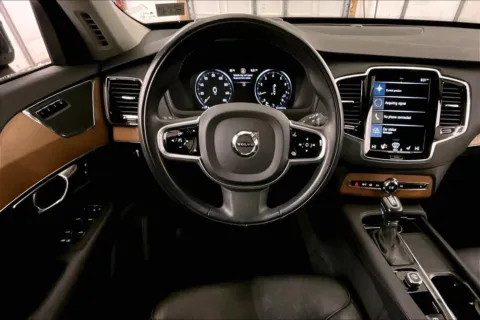 More photos of 2022 Volvo XC90 Momentum at Bob Ruth Ford Dillsburg, PA