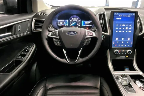 More photos of 2023 Ford Edge SEL at Bob Ruth Ford Dillsburg, PA