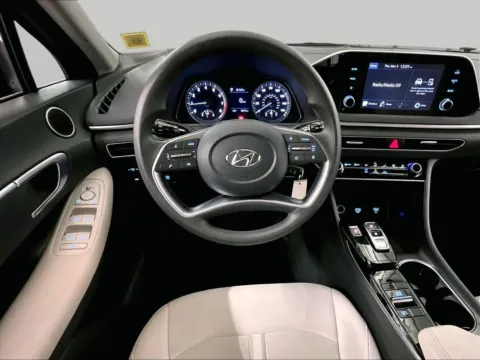 More photos of 2023 Hyundai Sonata SE at Bob Ruth Ford Dillsburg, PA