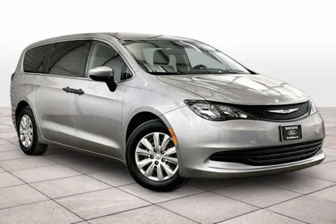 Photos of 2020 Chrysler Voyager L for sale in Dillsburg, PA at Bob Ruth Ford Dillsburg