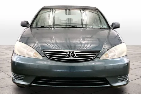 More photos of 2005 Toyota Camry at Bob Ruth Ford Dillsburg, PA