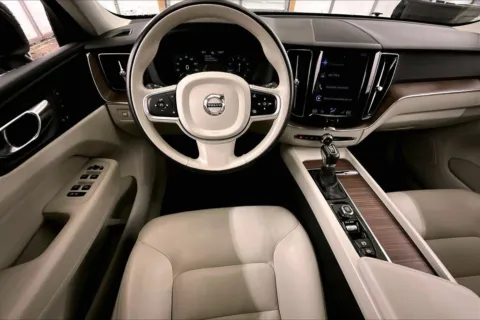 More photos of 2021 Volvo XC60 Momentum at Bob Ruth Ford Dillsburg, PA