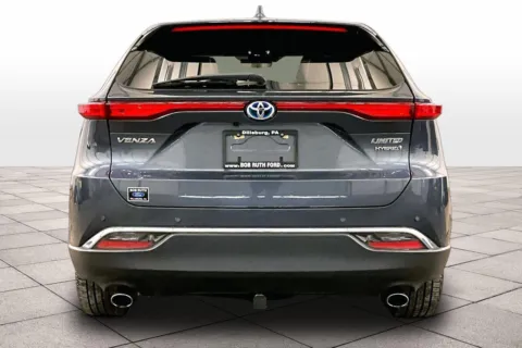 More photos of 2021 Toyota Venza Limited at Bob Ruth Ford Dillsburg, PA