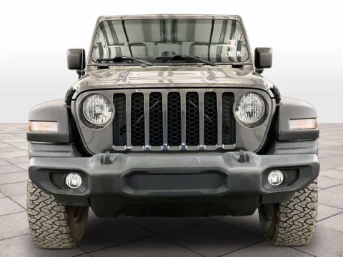 More photos of 2020 Jeep Gladiator Sport S at Bob Ruth Ford Dillsburg, PA