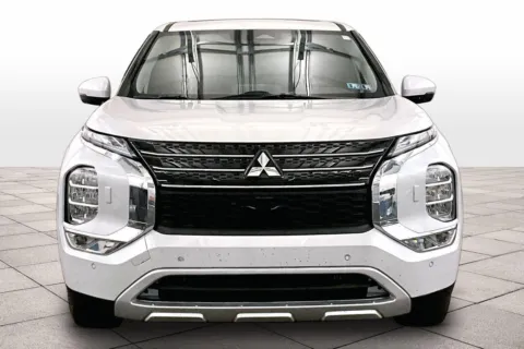 Another view of 2023 Mitsubishi Outlander SE for sale in Dillsburg, PA at Bob Ruth Ford Dillsburg