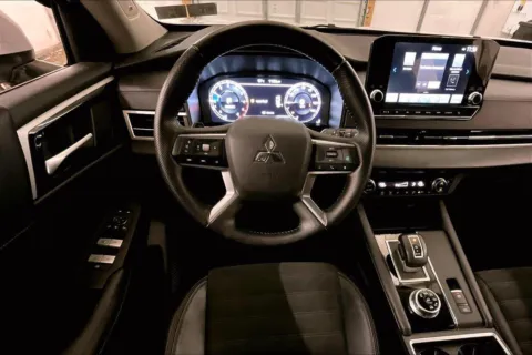 More photos of 2023 Mitsubishi Outlander SE at Bob Ruth Ford Dillsburg, PA