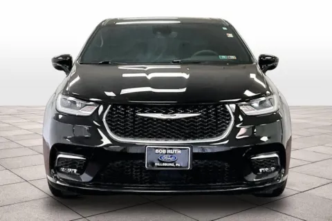 Another view of 2025 Chrysler Pacifica Select for sale in Dillsburg, PA at Bob Ruth Ford Dillsburg