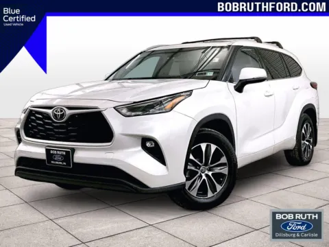 White 2022 Toyota Highlander XLE for sale in Dillsburg, PA