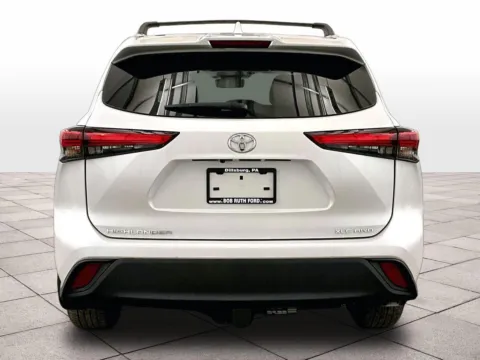 More photos of 2022 Toyota Highlander XLE at Bob Ruth Ford Dillsburg, PA