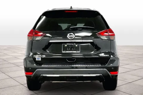 More photos of 2020 Nissan Rogue SL at Bob Ruth Ford Dillsburg, PA