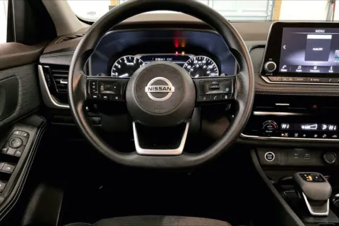 More photos of 2021 Nissan Rogue SV at Bob Ruth Ford Dillsburg, PA