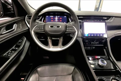 More photos of 2023 Jeep Grand Cherokee Limited at Bob Ruth Ford Dillsburg, PA