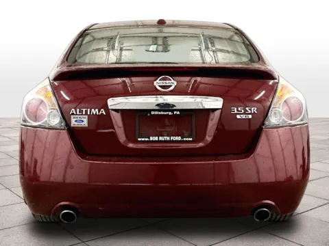 More photos of 2011 Nissan Altima 3.5 SR at Bob Ruth Ford Dillsburg, PA