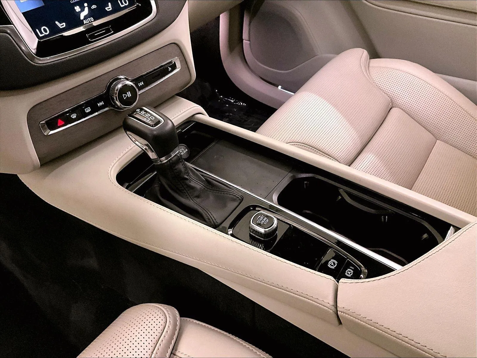 2022 Volvo XC90 Inscription - Photo 16