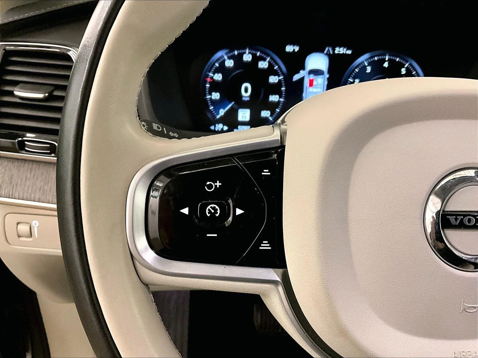 2022 Volvo XC90 Inscription - Photo 17