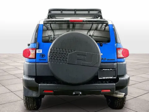 More photos of 2007 Toyota FJ Cruiser at Bob Ruth Ford Dillsburg, PA