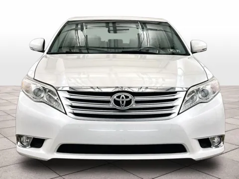 More photos of 2012 Toyota Avalon at Bob Ruth Ford Dillsburg, PA