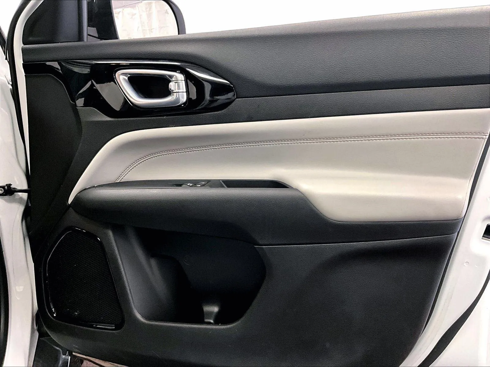 2025 Jeep Compass Limited - Photo 23