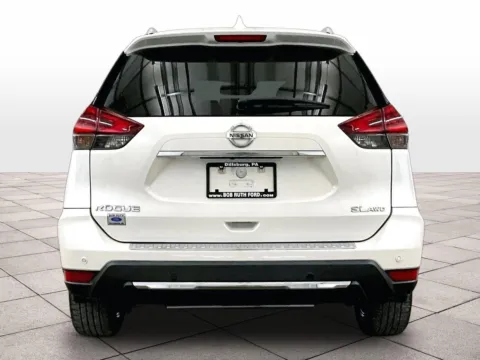 More photos of 2019 Nissan Rogue SL at Bob Ruth Ford Dillsburg, PA