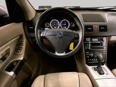 More photos of 2013 Volvo XC90 Platinum at Bob Ruth Ford Dillsburg, PA