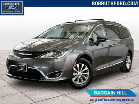 Gray 2017 Chrysler Pacifica Touring-L for sale in Dillsburg, PA