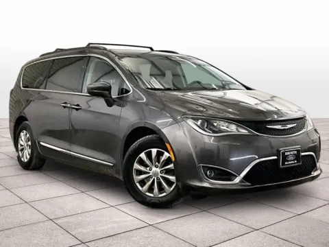 Photos of 2017 Chrysler Pacifica Touring-L for sale in Dillsburg, PA at Bob Ruth Ford Dillsburg