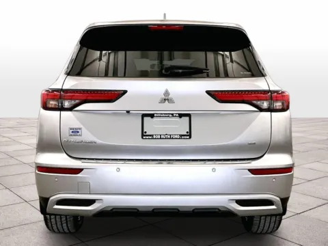 More photos of 2022 Mitsubishi Outlander SE at Bob Ruth Ford Dillsburg, PA