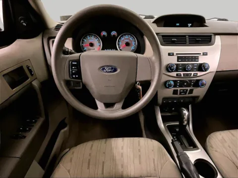 More photos of 2011 Ford Focus SE at Bob Ruth Ford Dillsburg, PA