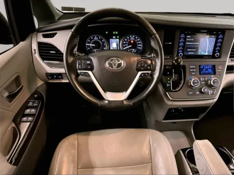 More photos of 2020 Toyota Sienna XLE at Bob Ruth Ford Dillsburg, PA
