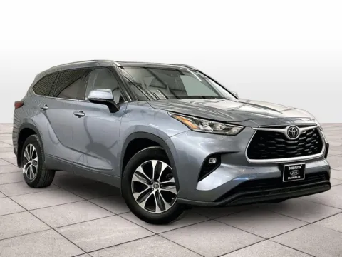 Photos of 2020 Toyota Highlander XLE for sale in Dillsburg, PA at Bob Ruth Ford Dillsburg