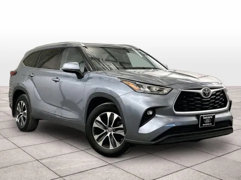 Photos of 2020 Toyota Highlander XLE for sale in Dillsburg, PA at Bob Ruth Ford Dillsburg