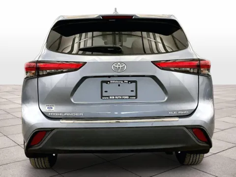 More photos of 2020 Toyota Highlander XLE at Bob Ruth Ford Dillsburg, PA